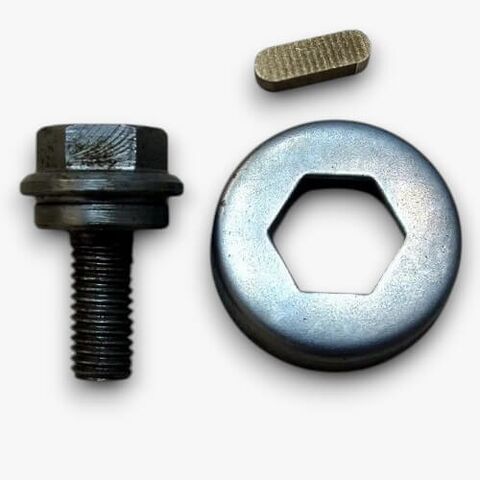 Болт шестерни коленвала Планета Спорт (в сборе)